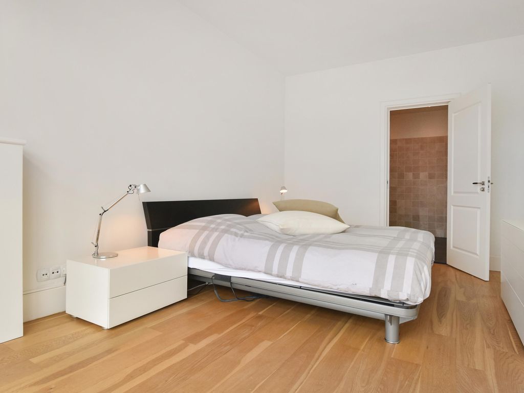 Van der Aastraat 28, 'S-GRAVENHAGE