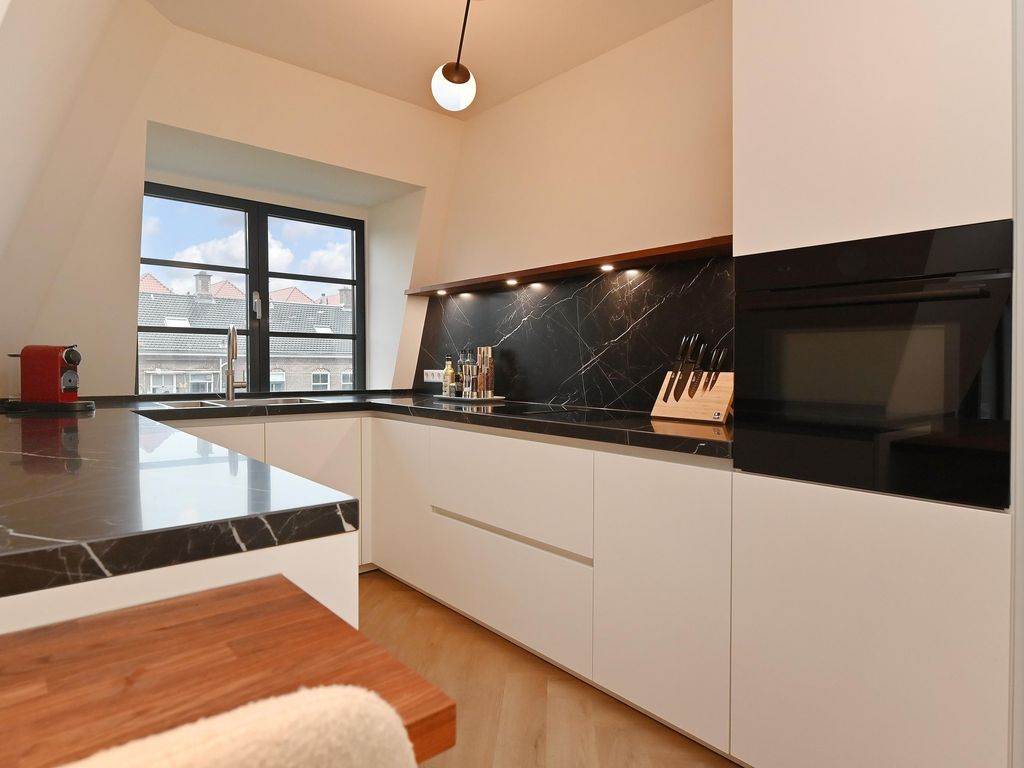 Koninginnegracht 92B, 'S-GRAVENHAGE