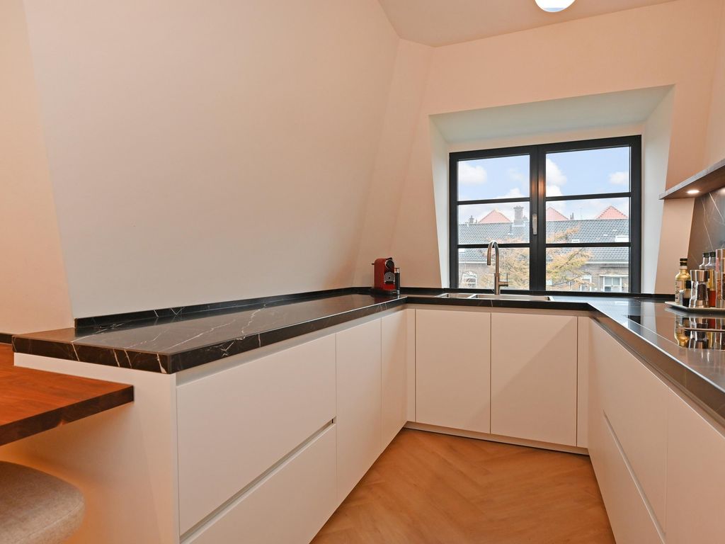 Koninginnegracht 92B, 'S-GRAVENHAGE