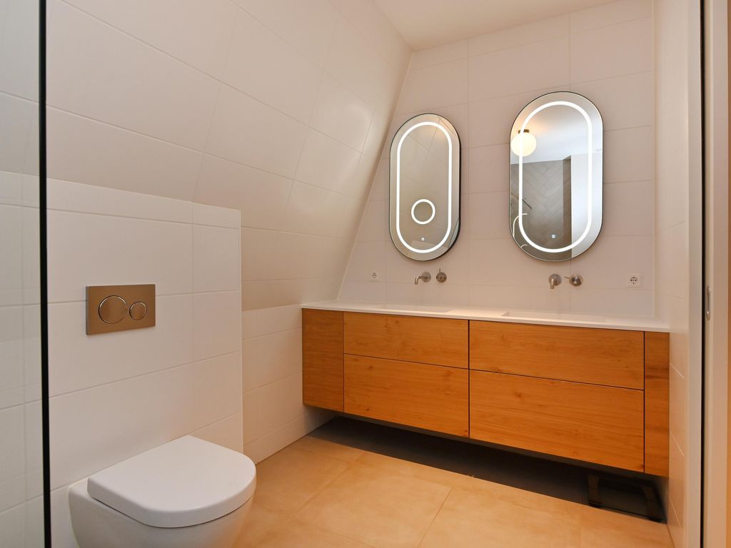 Koninginnegracht 92B, 'S-GRAVENHAGE