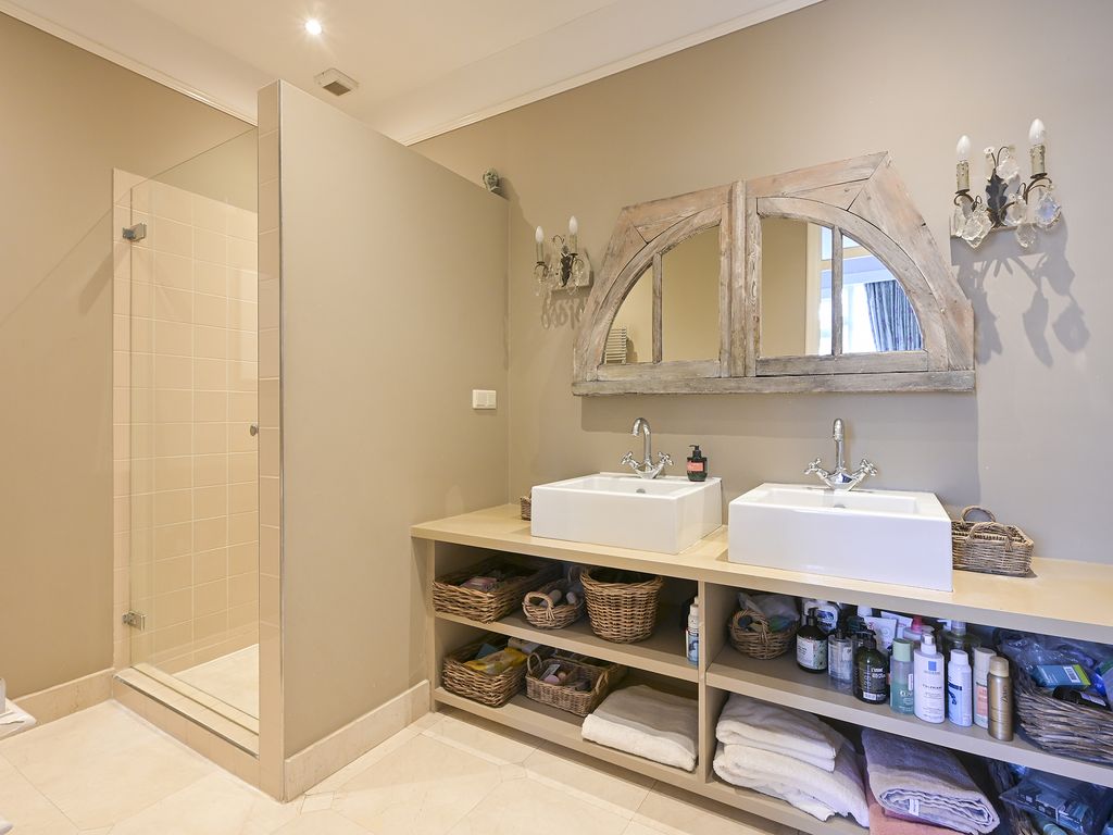 Ruychrocklaan 136, 'S-GRAVENHAGE