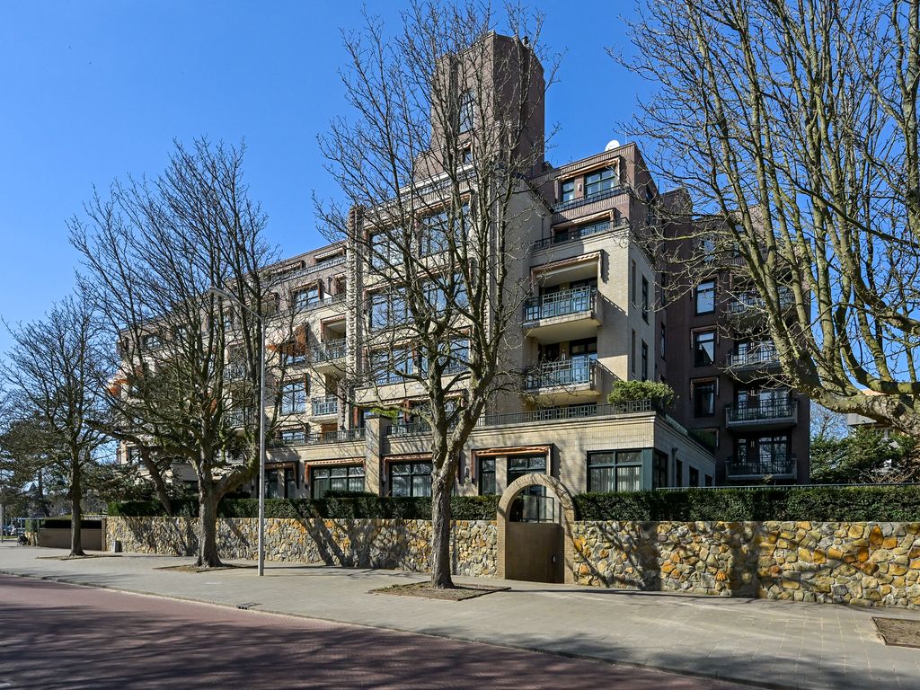 Catsheuvel 105, 'S-GRAVENHAGE