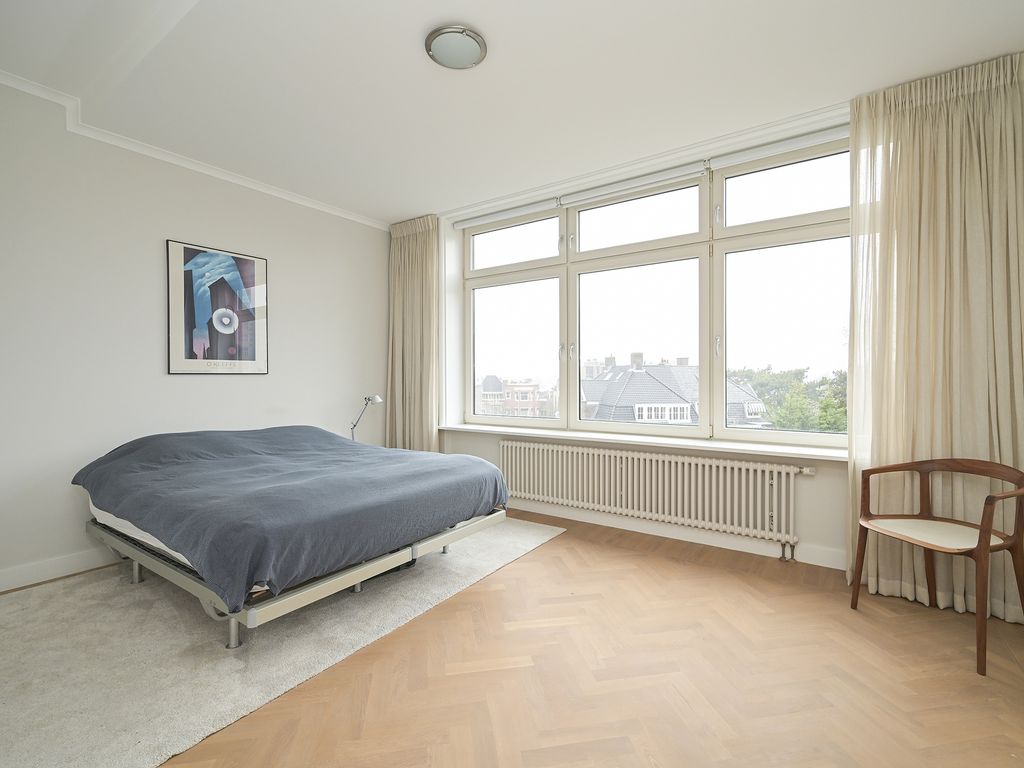 Catsheuvel 105, 'S-GRAVENHAGE