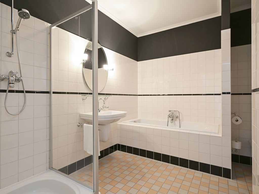 Catsheuvel 105, 'S-GRAVENHAGE