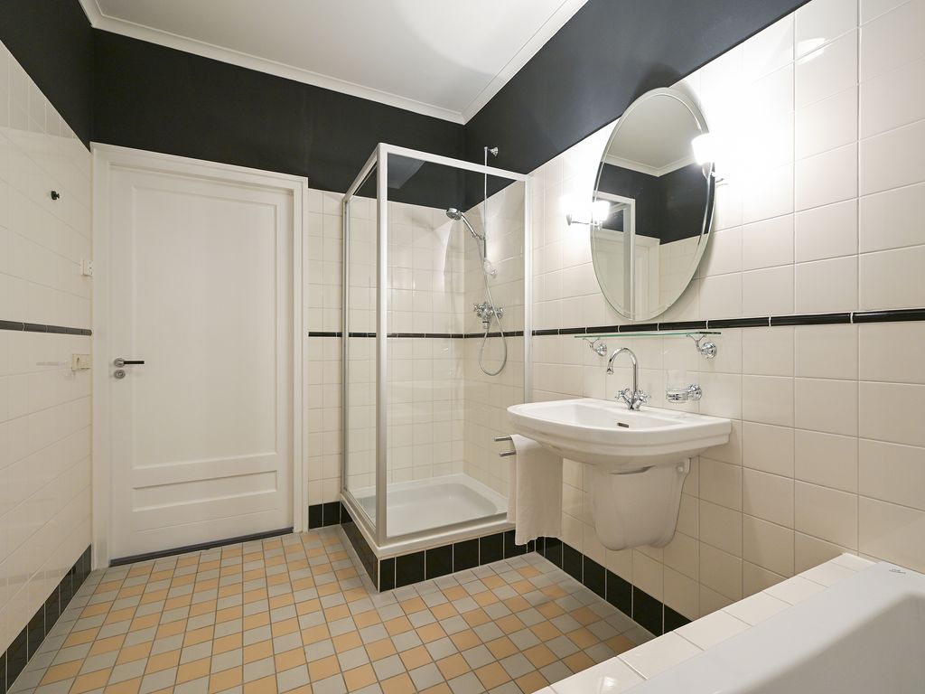 Catsheuvel 105, 'S-GRAVENHAGE