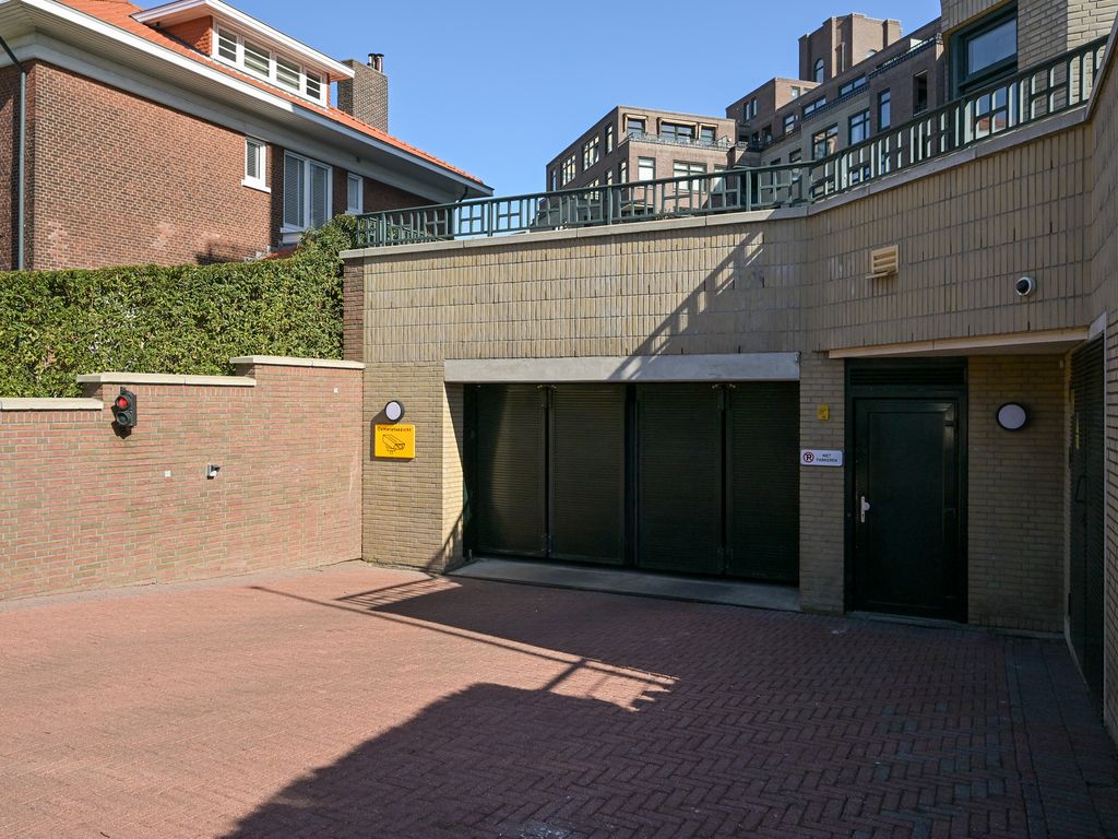 Catsheuvel 105, 'S-GRAVENHAGE