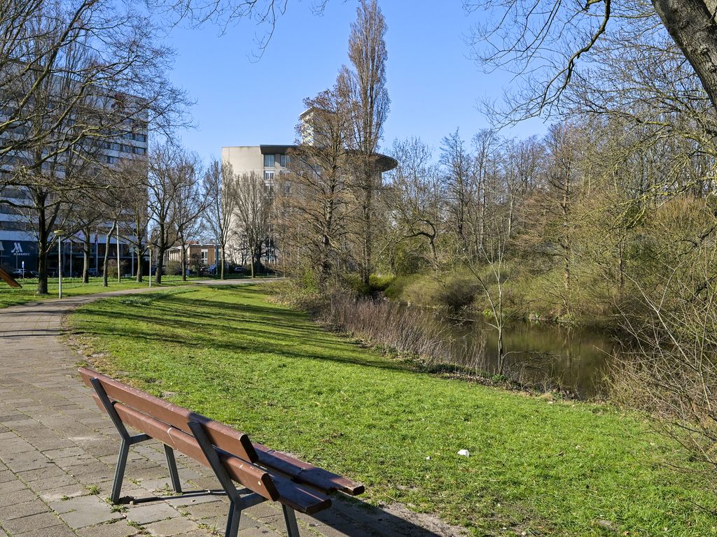 Catsheuvel 105, 'S-GRAVENHAGE