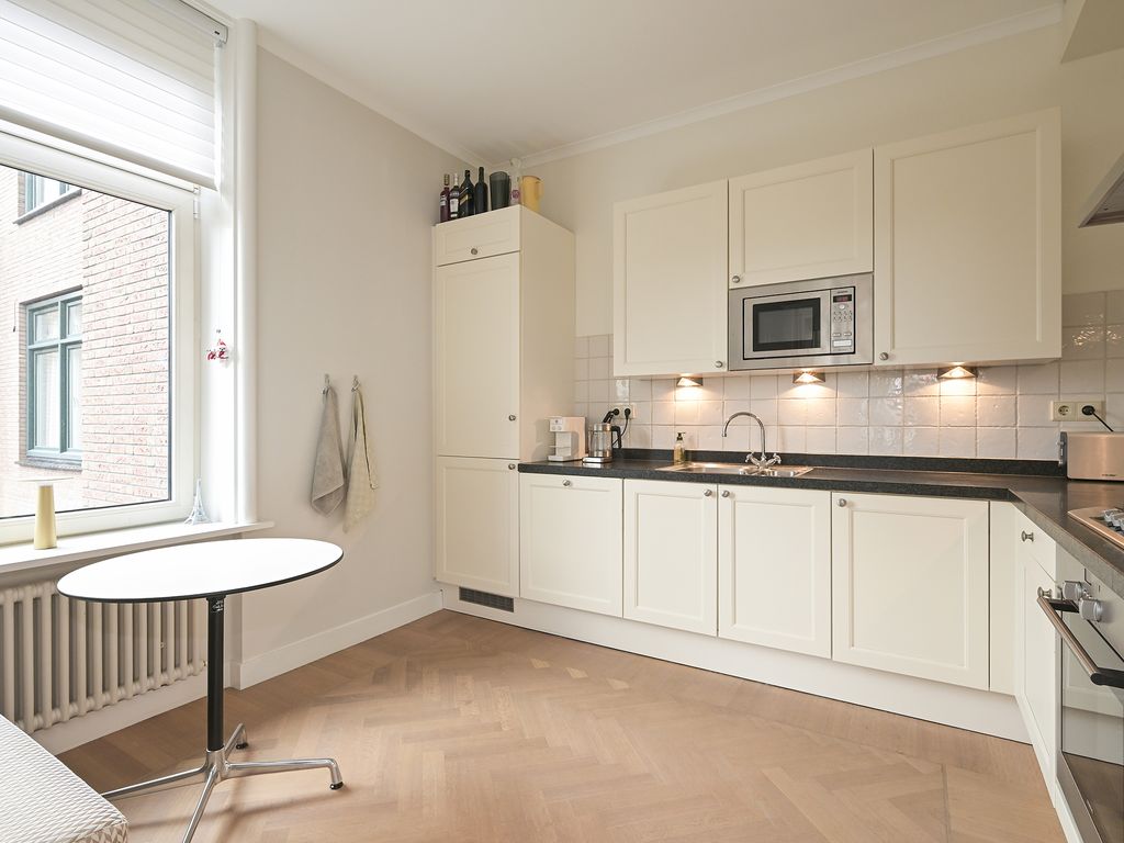 Catsheuvel 105, 'S-GRAVENHAGE