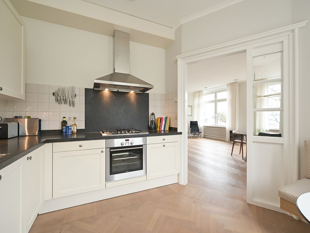 Catsheuvel 105, 'S-GRAVENHAGE