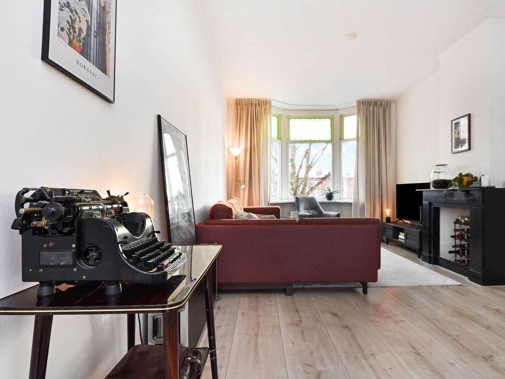 van de Wateringelaan 37, VOORBURG