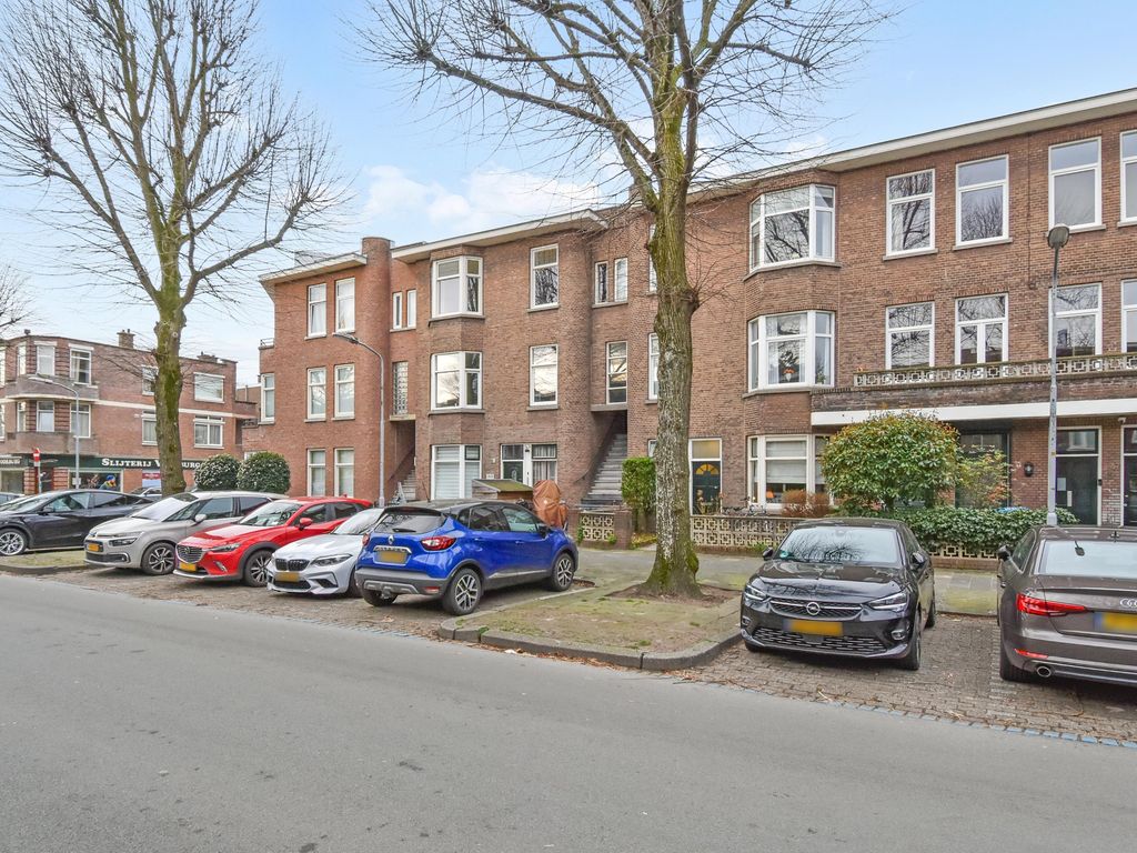 van de Wateringelaan 37, VOORBURG