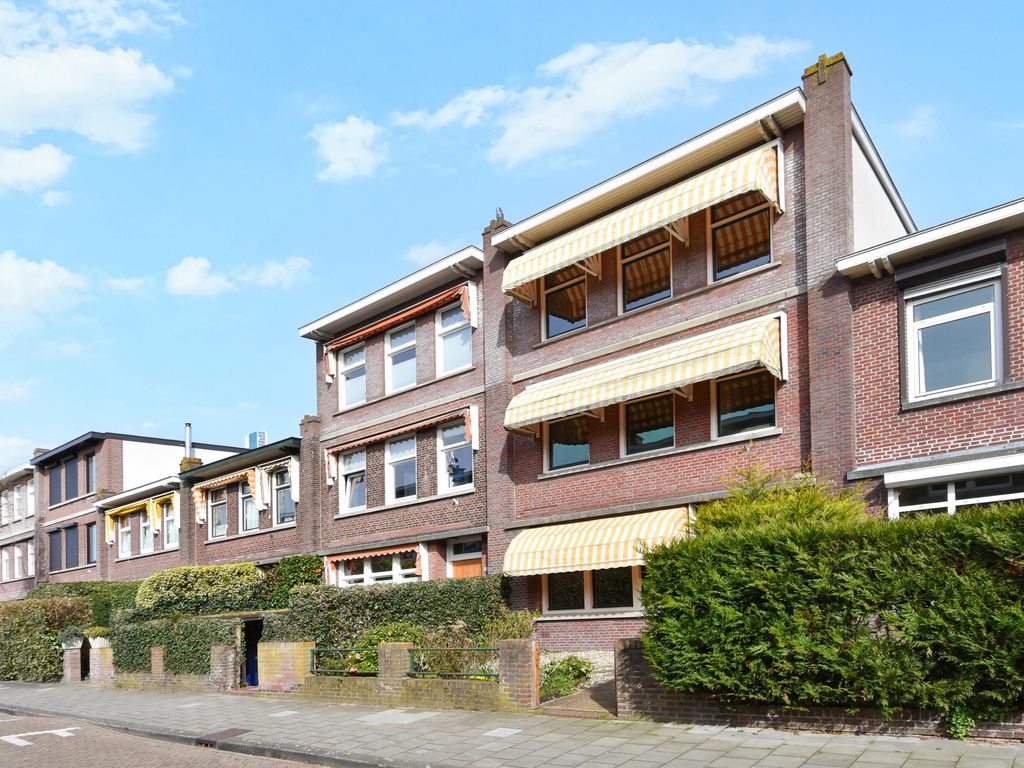 Van der Woertstraat 21, 'S-GRAVENHAGE