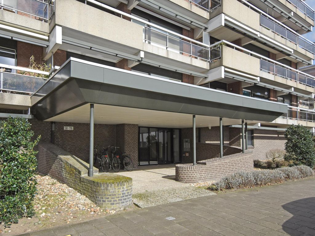 Theo Mann-Bouwmeesterlaan 88, 'S-GRAVENHAGE