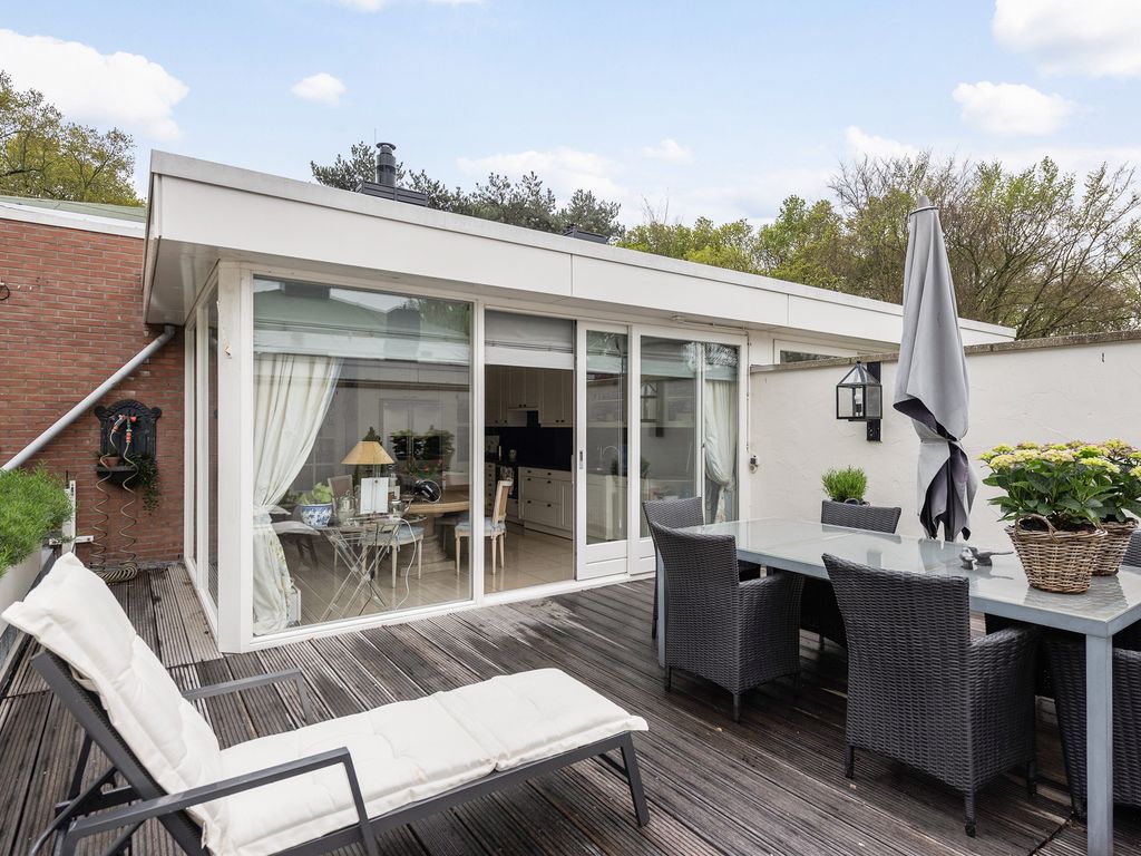 Laan van Pluymestein 30, WASSENAAR