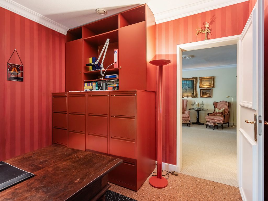 Laan van Pluymestein 30, WASSENAAR