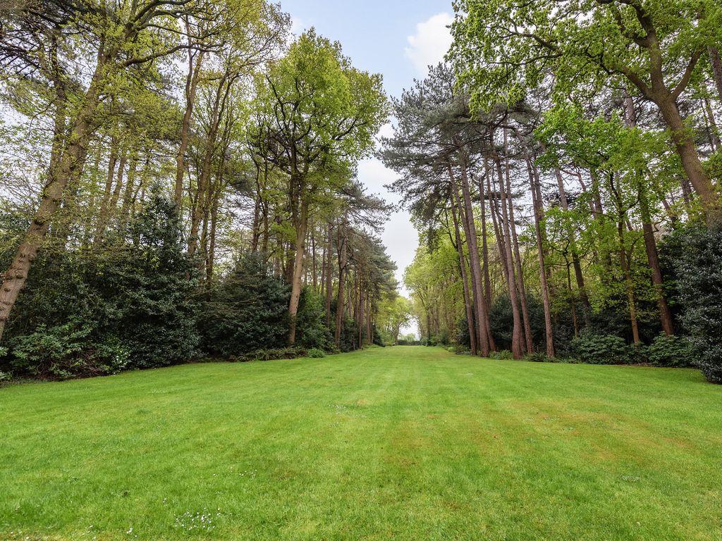 Laan van Pluymestein 30, WASSENAAR