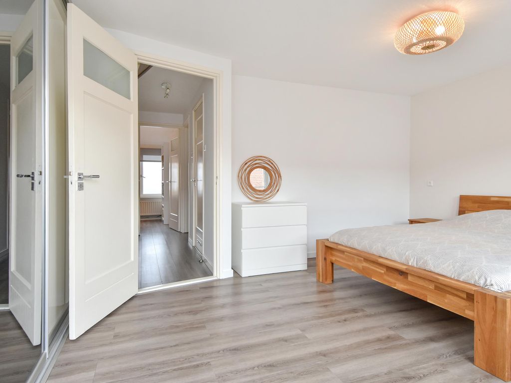 van Watervlietstraat 34, VOORBURG