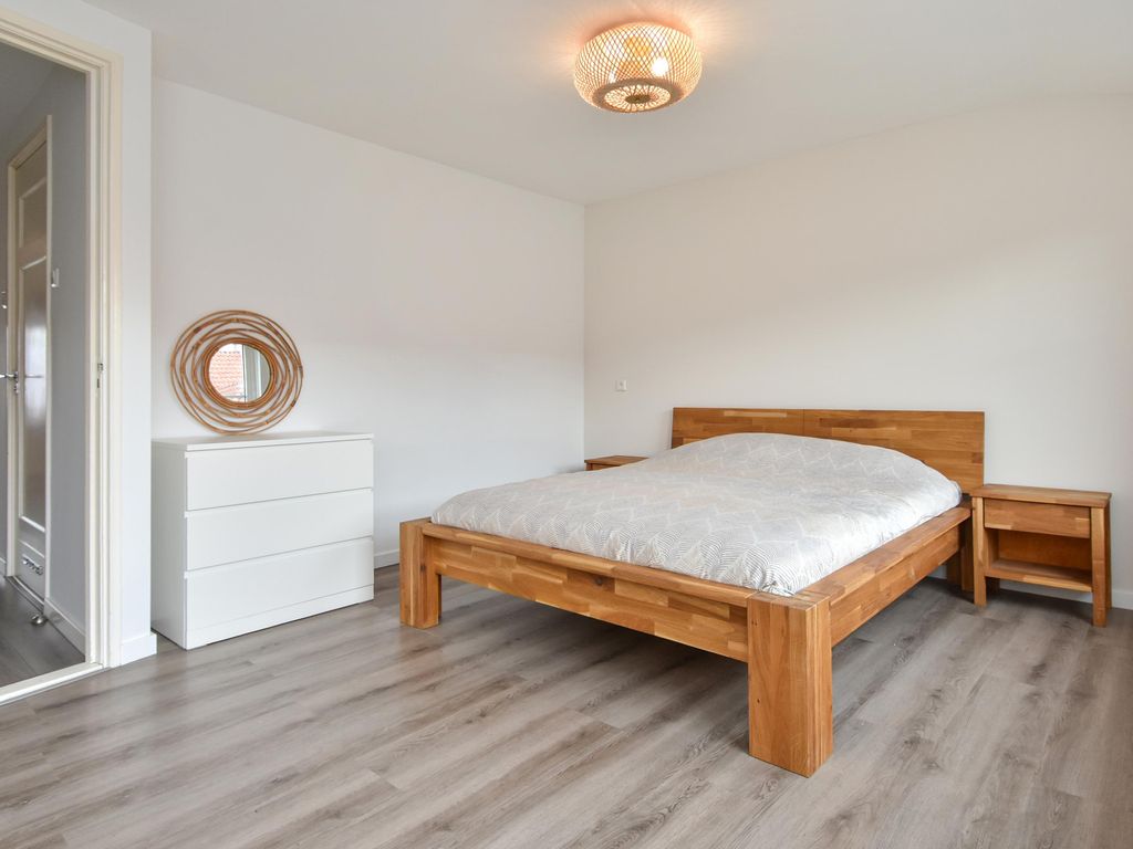 van Watervlietstraat 34, VOORBURG