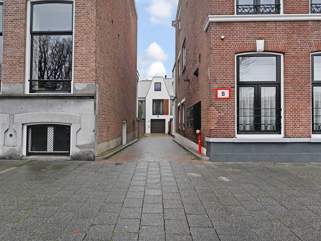 Koninginnegracht 92B, 'S-GRAVENHAGE