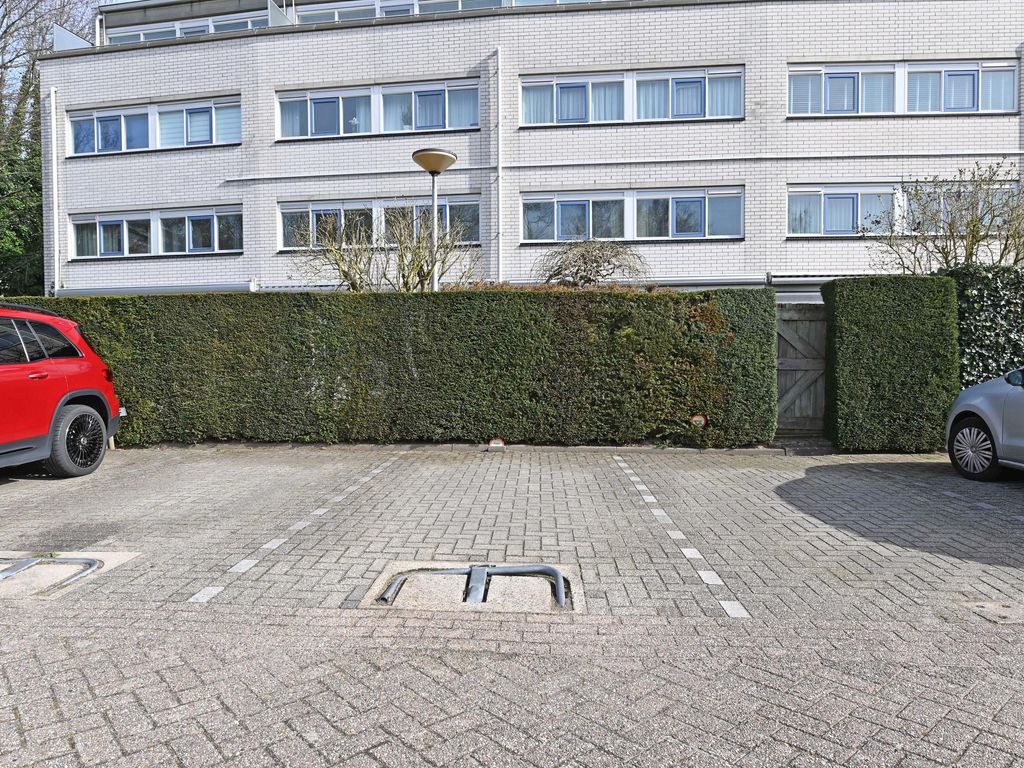 Ir. van der Sluijsplantsoen 49, 'S-GRAVENHAGE
