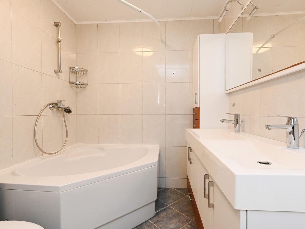 Ir. van der Sluijsplantsoen 49, 'S-GRAVENHAGE
