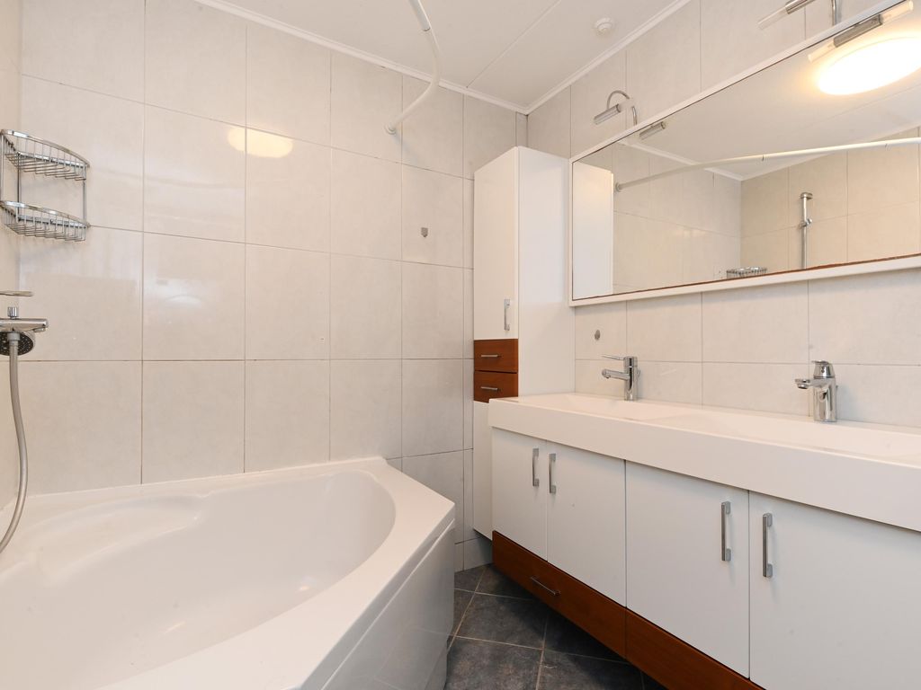 Ir. van der Sluijsplantsoen 49, 'S-GRAVENHAGE