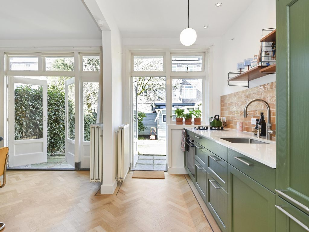 Van Lansbergestraat 184, 'S-GRAVENHAGE
