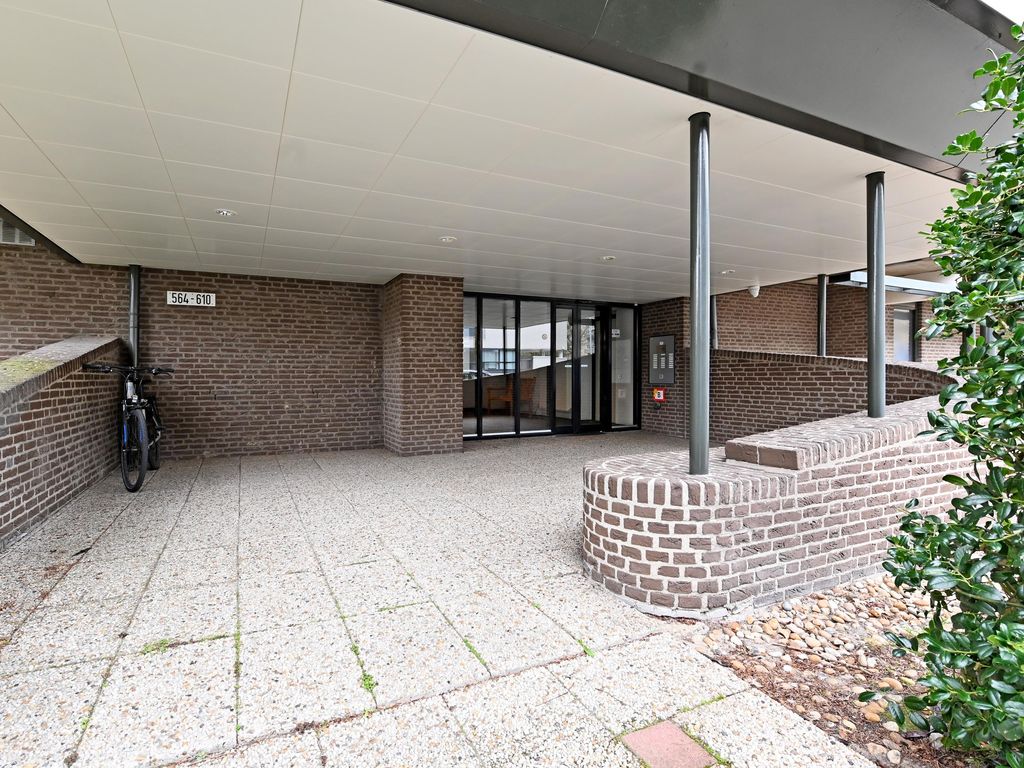 Theo Mann-Bouwmeesterlaan 600, 'S-GRAVENHAGE