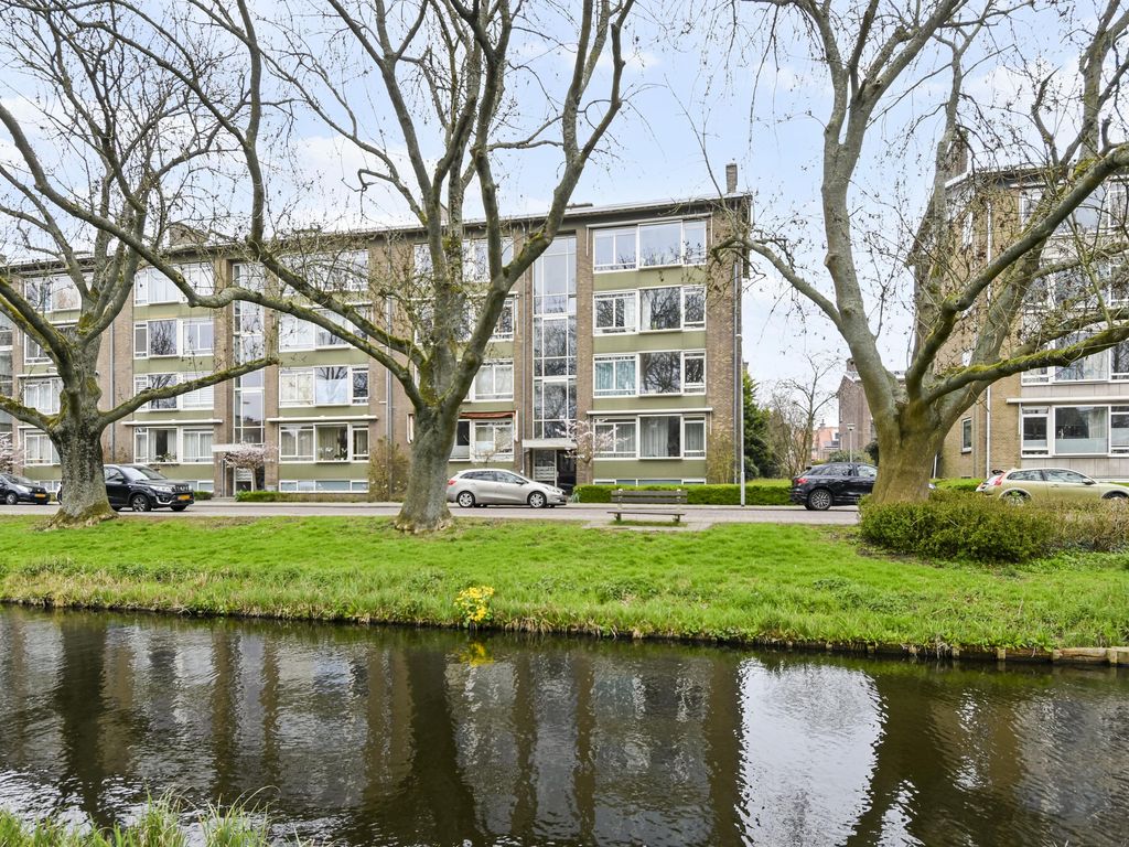 Aart van der Leeuwkade 81, VOORBURG
