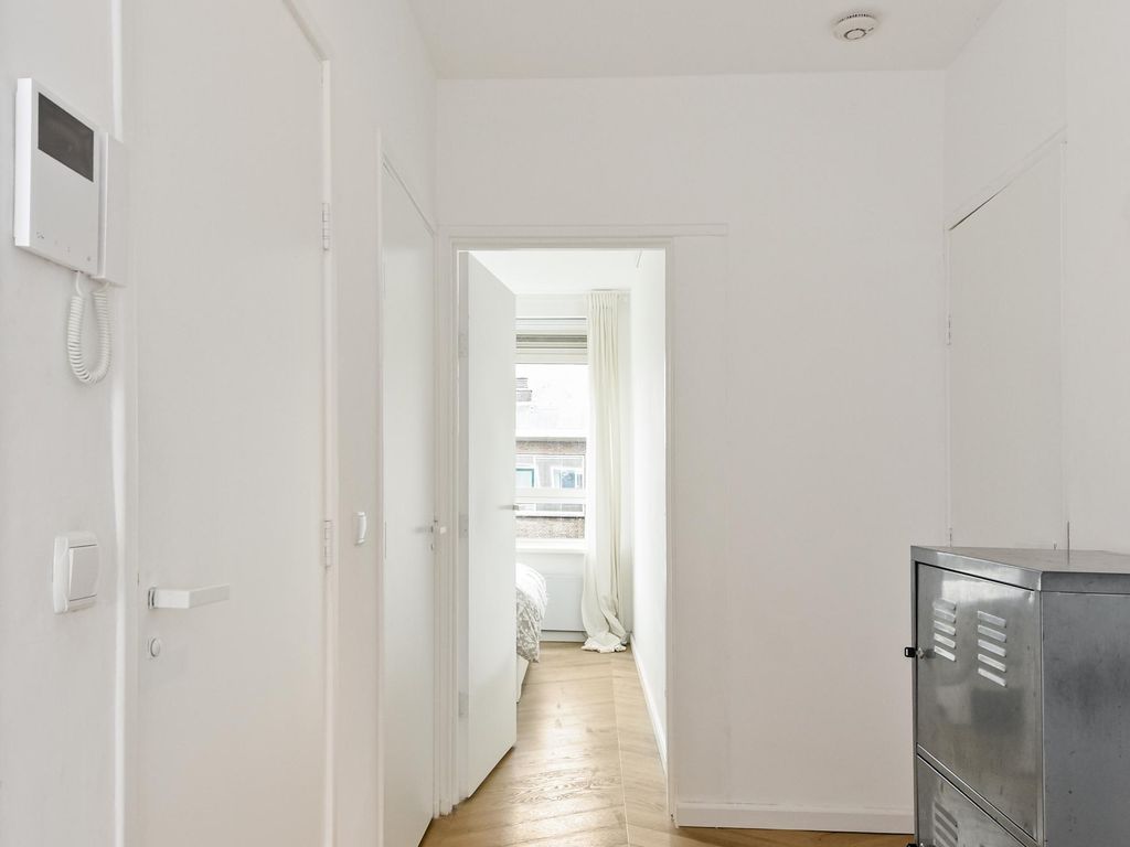 Aart van der Leeuwkade 81, VOORBURG