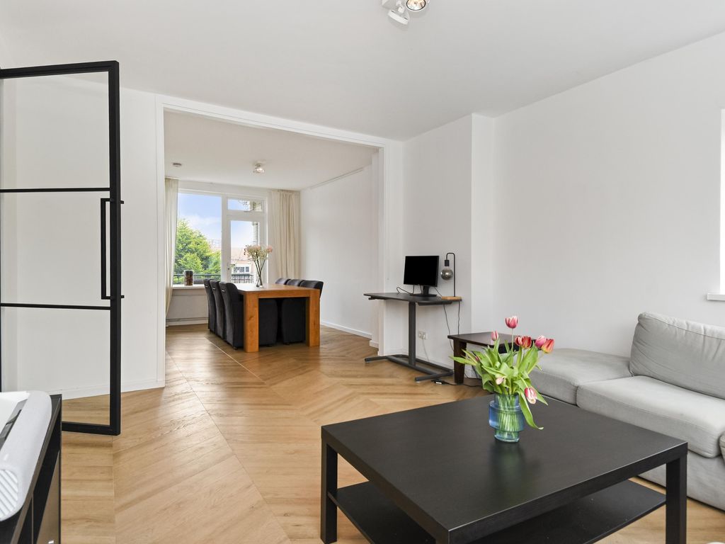 Aart van der Leeuwkade 81, VOORBURG