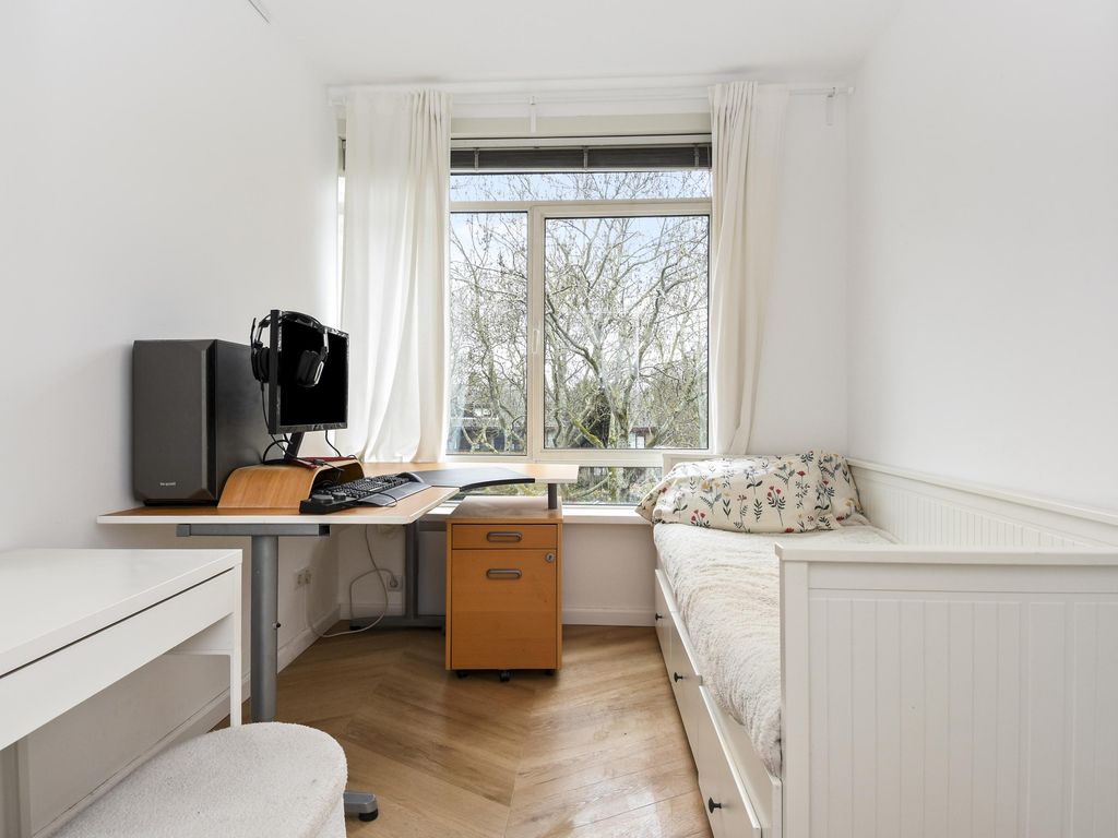 Aart van der Leeuwkade 81, VOORBURG