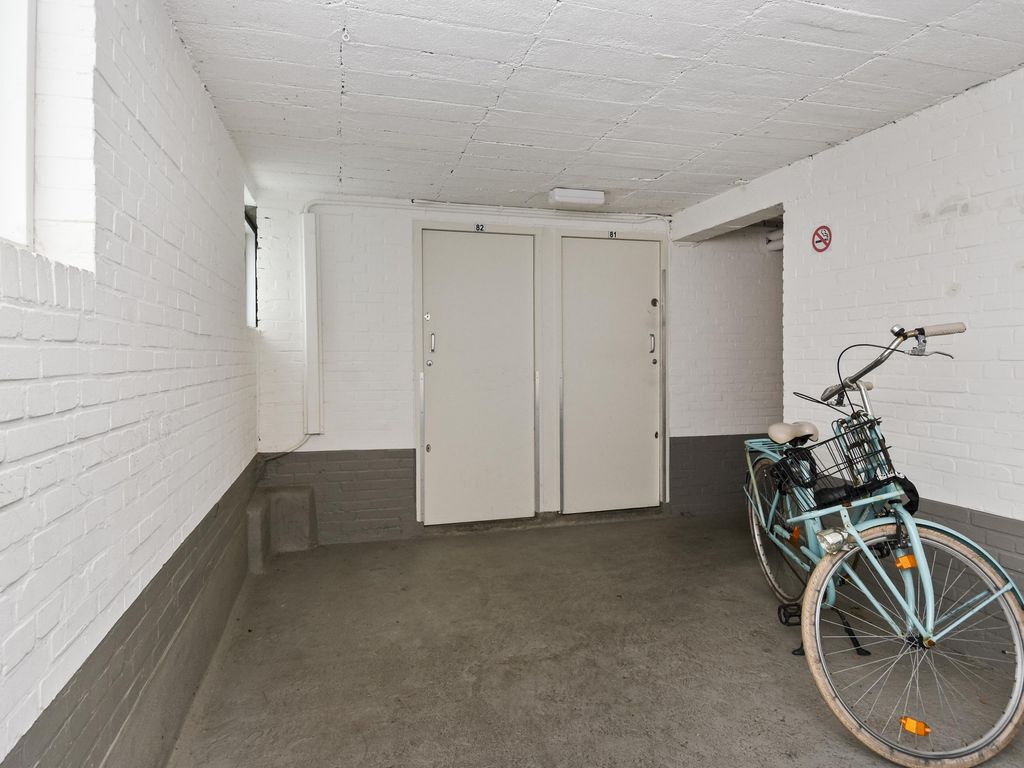 Aart van der Leeuwkade 81, VOORBURG