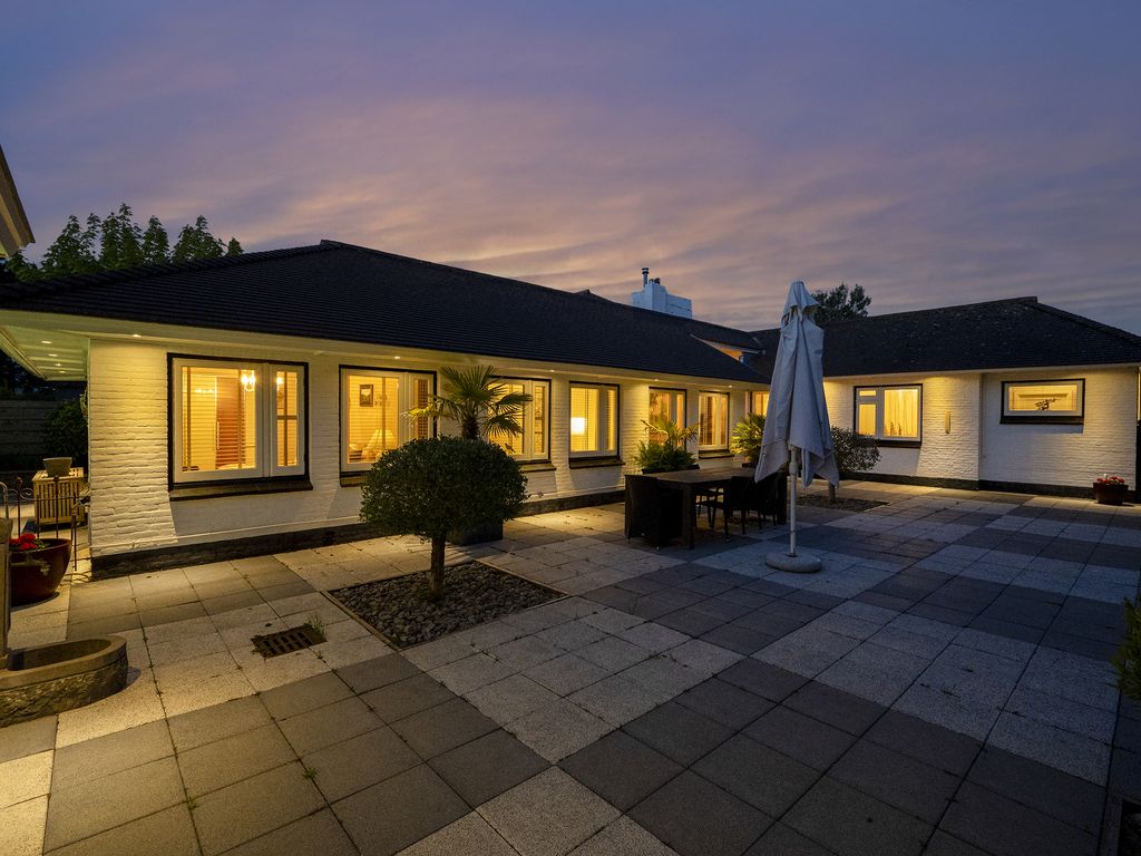 Westkapellelaan 236, 'S-GRAVENHAGE