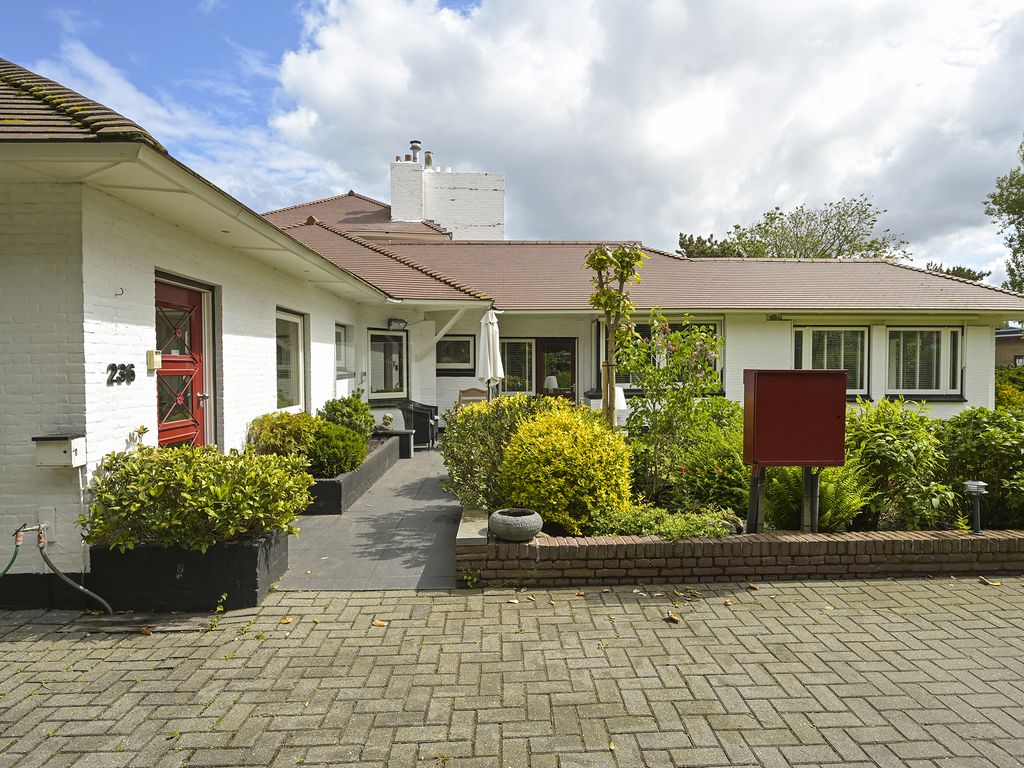 Westkapellelaan 236, 'S-GRAVENHAGE