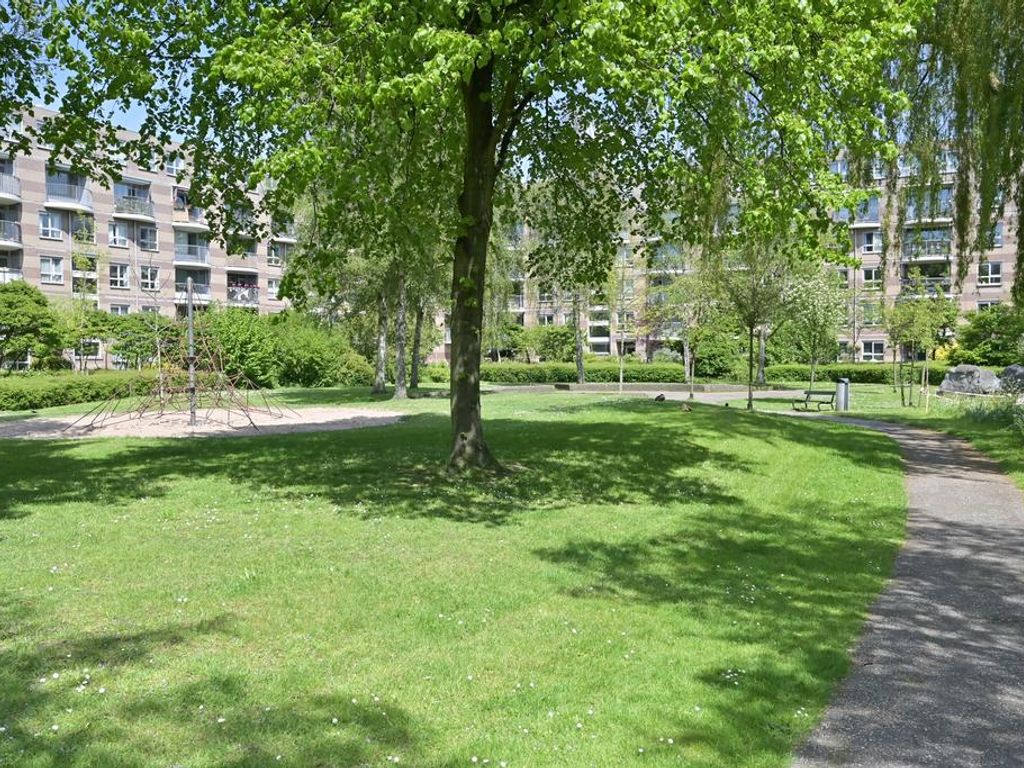 Burgemeester De Monchyplein 213, 'S-GRAVENHAGE