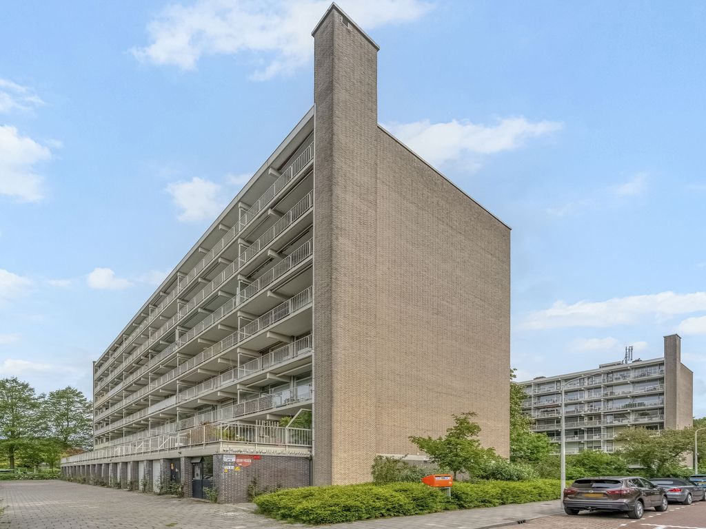Suzannaland 420, 'S-GRAVENHAGE
