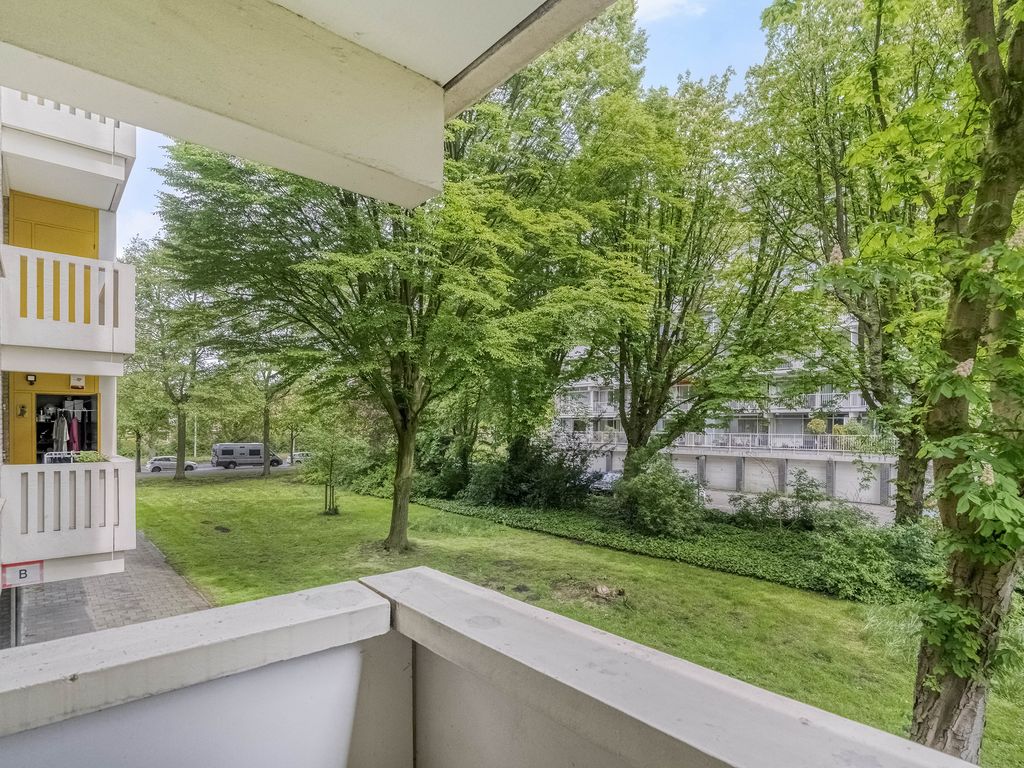 Suzannaland 420, 'S-GRAVENHAGE