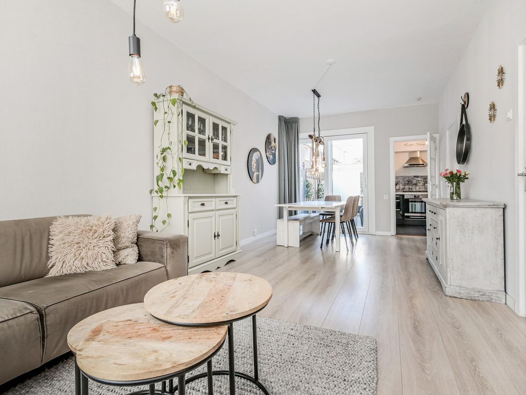 Loolaan 34, VOORBURG