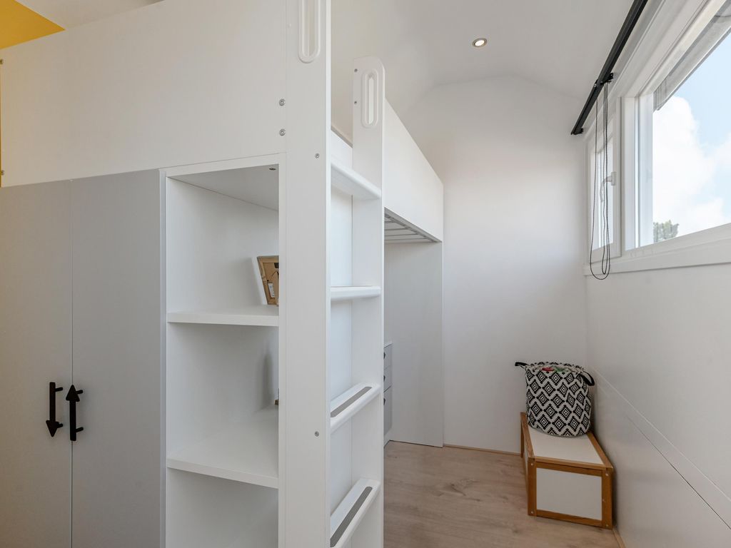 Loolaan 34, VOORBURG