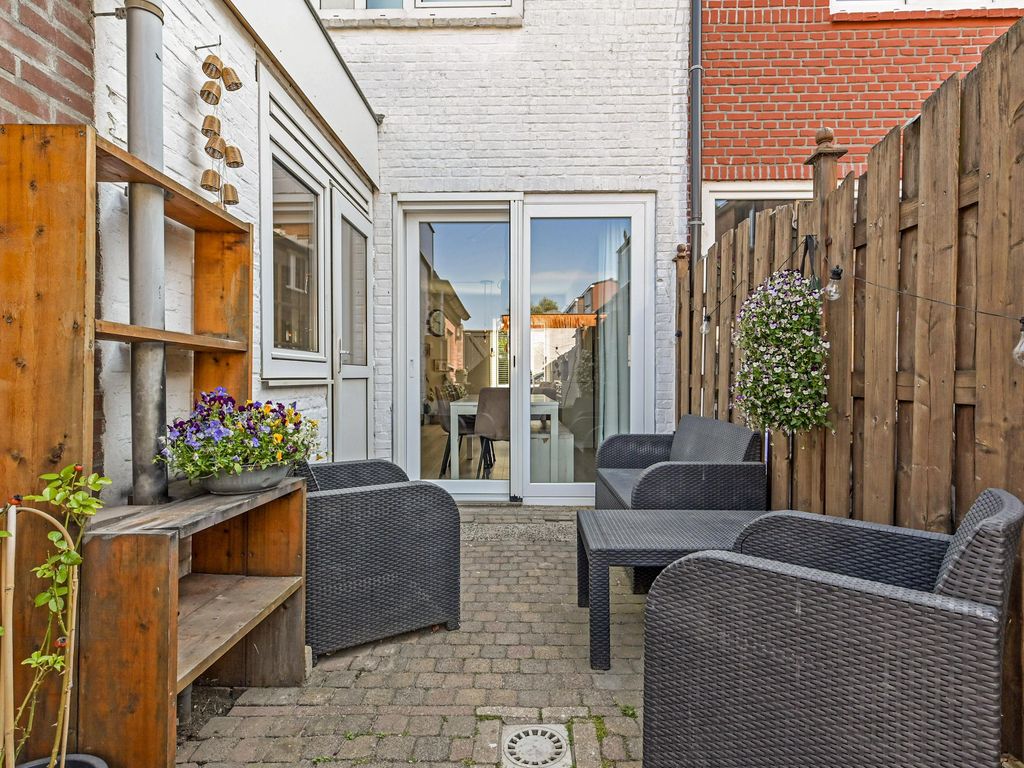 Loolaan 34, VOORBURG