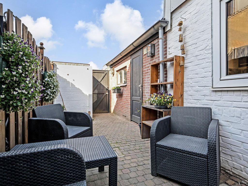Loolaan 34, VOORBURG
