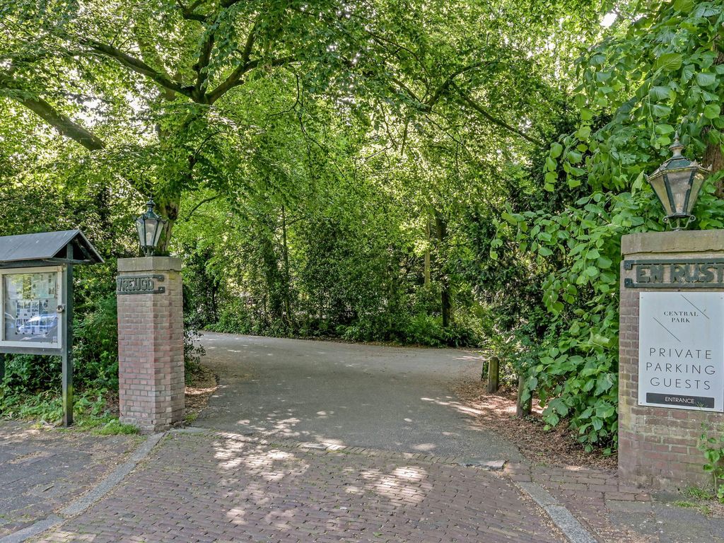 Loolaan 34, VOORBURG