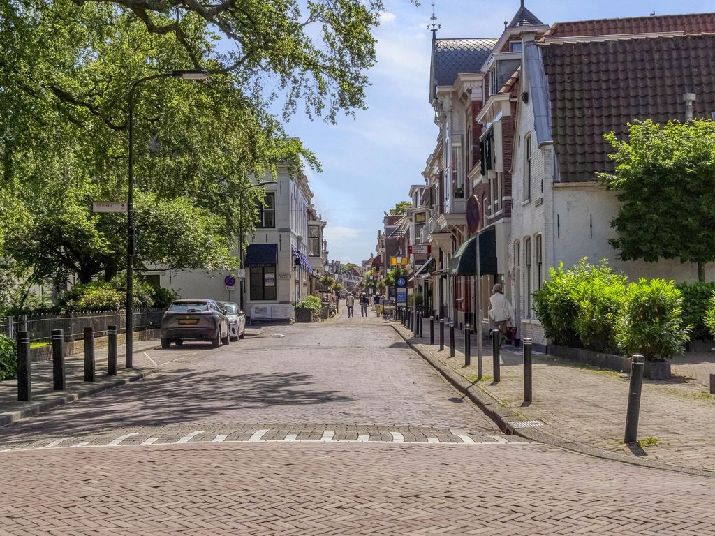 Loolaan 34, VOORBURG