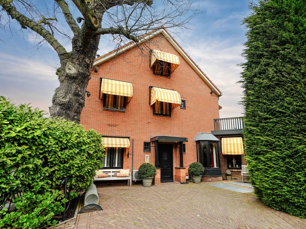 Waalsdorperlaan 42, WASSENAAR