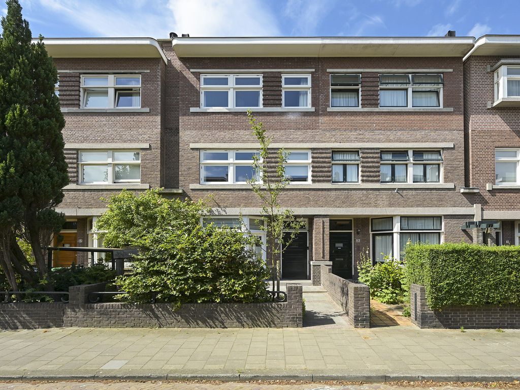 Van der Woertstraat 34, 'S-GRAVENHAGE