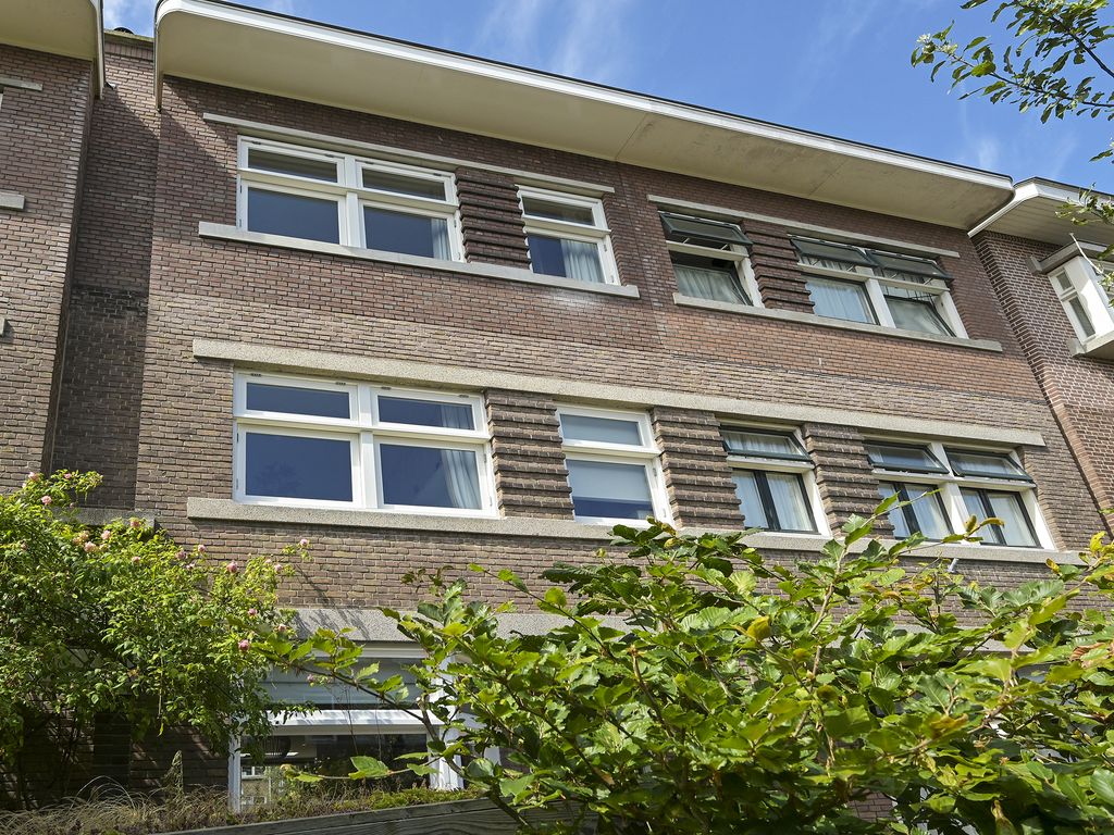 Van der Woertstraat 34, 'S-GRAVENHAGE