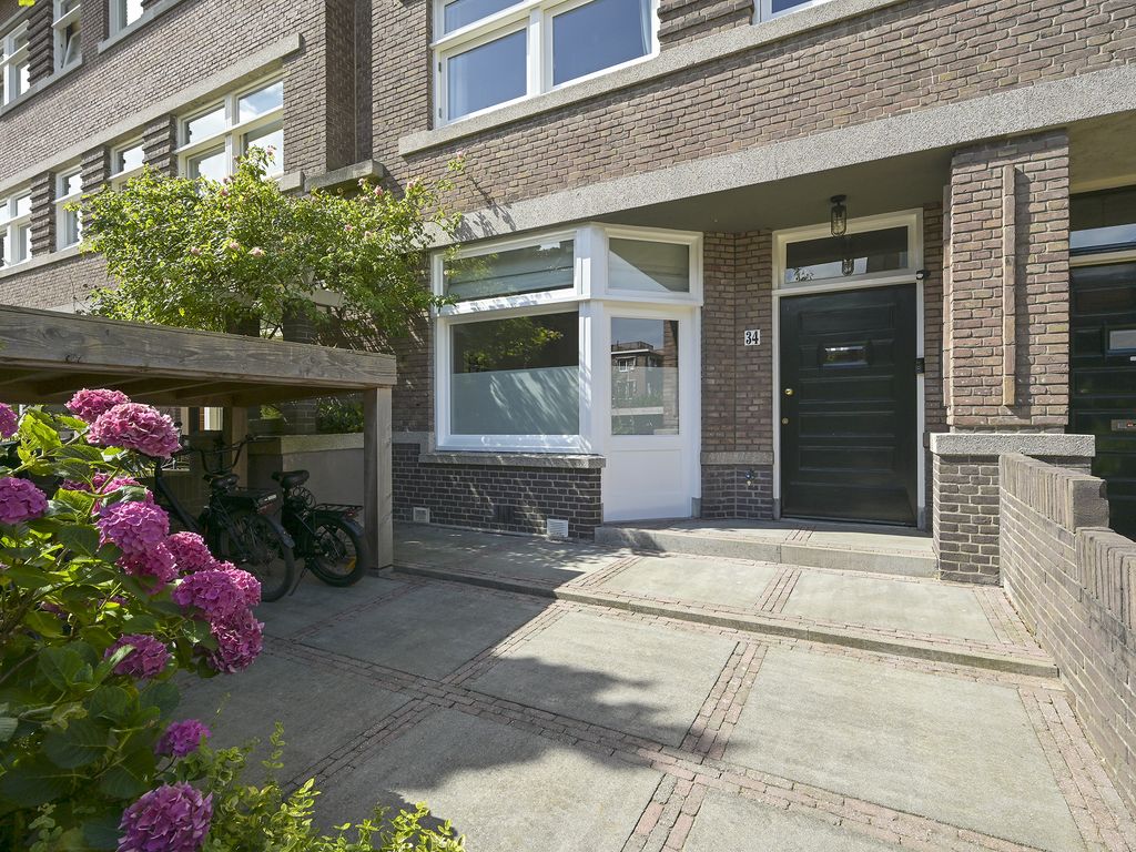 Van der Woertstraat 34, 'S-GRAVENHAGE