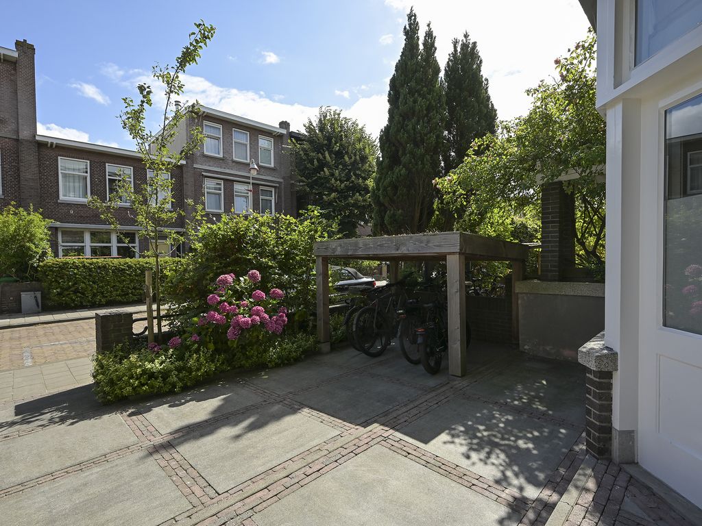 Van der Woertstraat 34, 'S-GRAVENHAGE