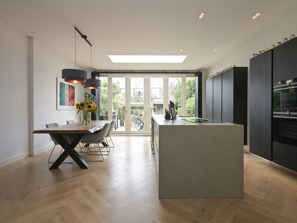 Van der Woertstraat 34, 'S-GRAVENHAGE